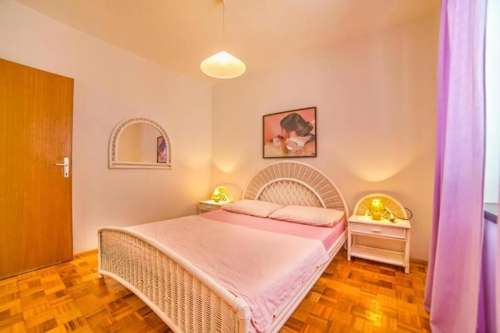 Apartman Lidija Novi Vinodolski 0*,  Croatia